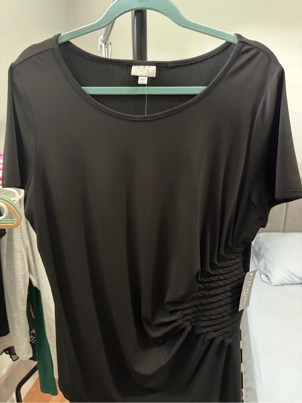 Avenue Black Short-Sleeve Ruched Side Tee 14/16